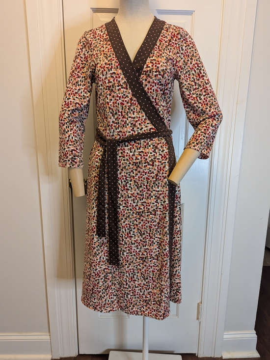 BCBGMaxAzria Dresses & Skirts - BCBGMaxAzria Multicolor Geometric Wrap Dress with Brown Polka Trim